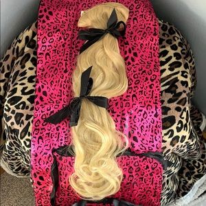 18” wavy synthetic clip-in extensions